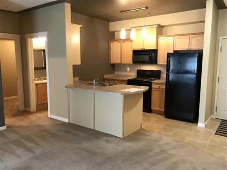 Clean Condo w/ 2 Bedroom 2 Full Baths, and Den in West Edmonton | 118 - 16807 100 Ave NW, Edmonton