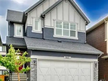 Savanna Home | 541 Savanna Drive Northeast, Calgary