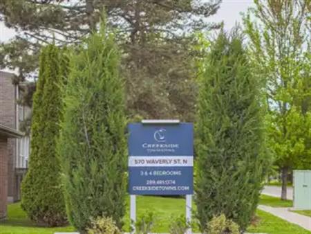 Creekside Townhomes | 560-570 Waverly Street North, Oshawa