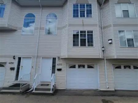 4252 29 Avenue NW | 4252 29 Avenue Northwest, Edmonton