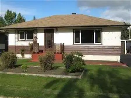 NW Thorncliffe 3BR Home, Short or Long Term From Nov 1 or 15 or Dec 1 | 340 Trafford Dr NW, Calgary