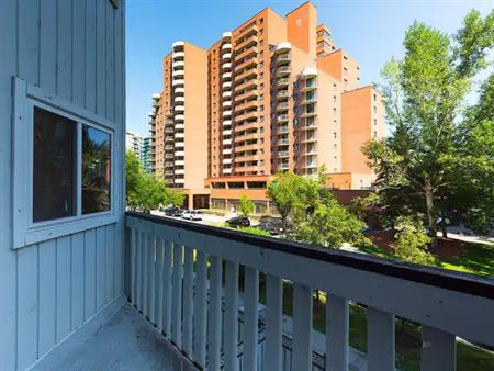 FANTASTIC LOCATION, STEPS FROM EAU CLAIRE, PRINCE'S ISLAND AND BOW RIVER | 15 - 711 3 Ave SW, Calgary