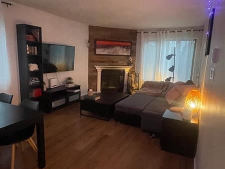 4 1/2 apartment Ste-Dorothee le 1 novembre