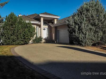 Beautiful walkout basement bungalow in carter crest southside | 45 Cormack Crescent Northwest, Edmonton
