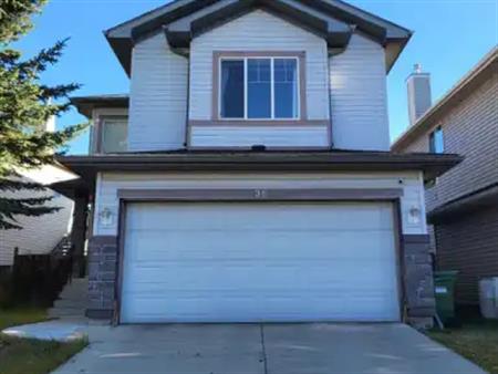 4 bedroom house in evergreen | Calgary