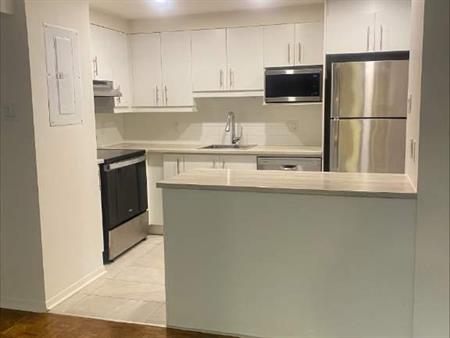 Vue imprenable & Prestige - Luxueux 5 ½ avec 2 BALCONS à Côte-des-Neiges - Piscine & Gym