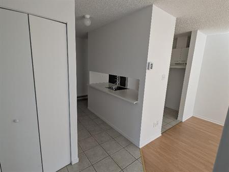3 1/2 de qualité supérieure secteur haute Ville, libre immédiatement
