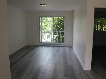 Appartement à louer 4 et demi - Vieux Longueuil