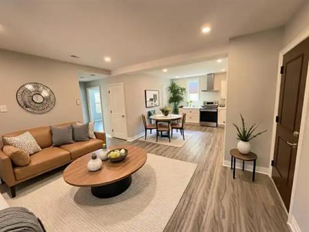 200 Holton Ave S | 200 Holton Avenue South, Hamilton
