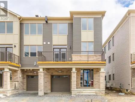 29 STITCH MEWS N | 29 STITCH MEWS N, Ottawa