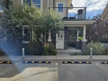 Amazing 2 bed and 2 bath Townhouse in West Springs | 8 - 51 West Coach Manor Southwest, Calgary