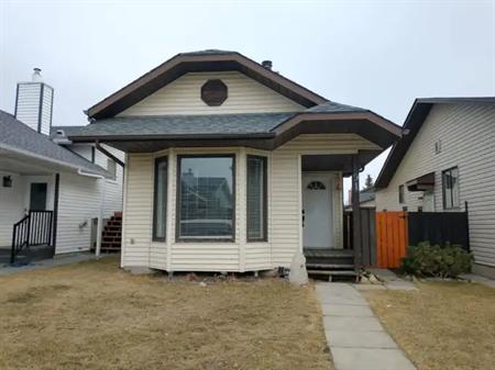 Full house to live, with discount in rent | Calgary