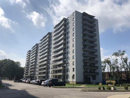 Camelot Towers | 1001 Main Street West, Hamilton