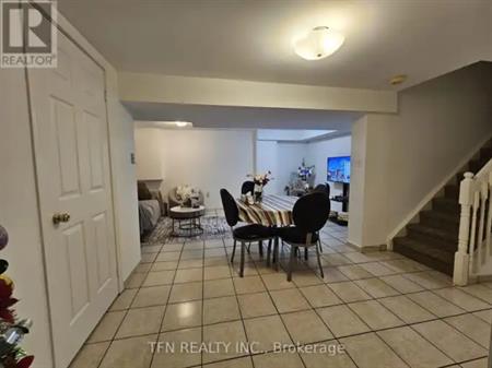 LOWER - 112 TRAFALGAR SQUARE | LOWER - 112 TRAFALGAR SQUARE, Vaughan