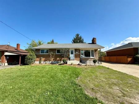 Upper- 404 Grantham Avenue | 404 Grantham Avenue, St. Catharines