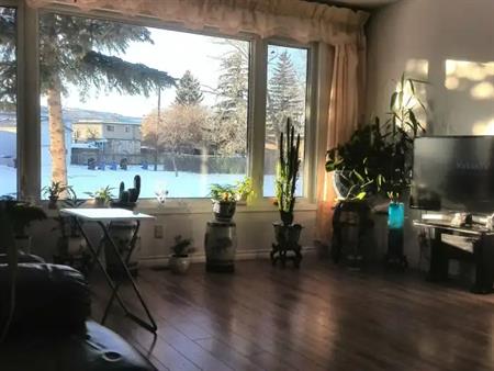 3 bedrooms in Center street - Bus 15 minutes to core area $1580 | 121 Huntford Close Northeast, Calgary