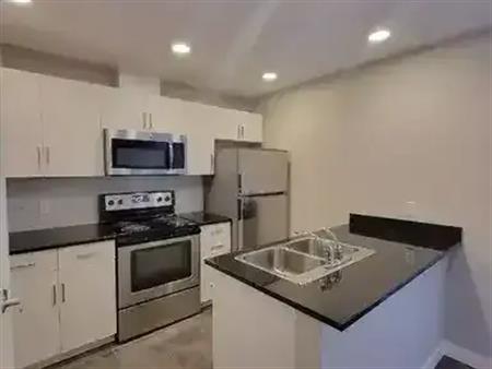 Beautiful 1 Bedroom Suite At Westgate! | 16315 96A Avenue Northwest, Edmonton