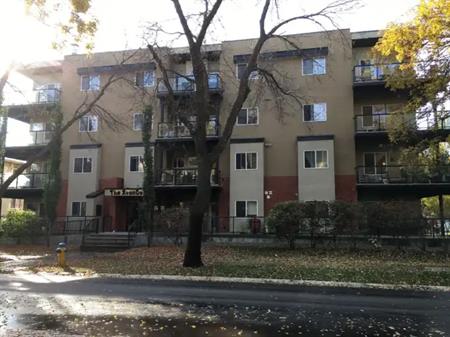 Air Conditioned 2 Bedroom 2 Full Bathroom Whyte Ave Condo 1100 sq feet | 103 - 10525 80 Avenue Northwest, Edmonton