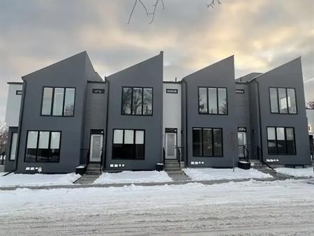 Modern Spacious 3 bed 2.5 Bath Townhome in Cozy Glamorgan Neighborhood! | 1 - 5 Gissing Drive Southwest, Calgary