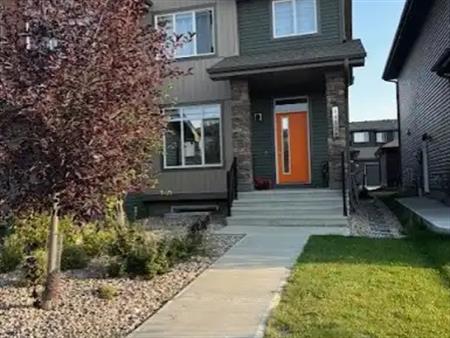 3-Bedroom Duplex in Desirable Keswick | 6453 King Wynd Southwest, Edmonton