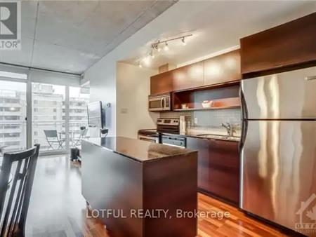 1002 - 324 LAURIER AVENUE W | 1002 - 324 LAURIER AVENUE W, Ottawa