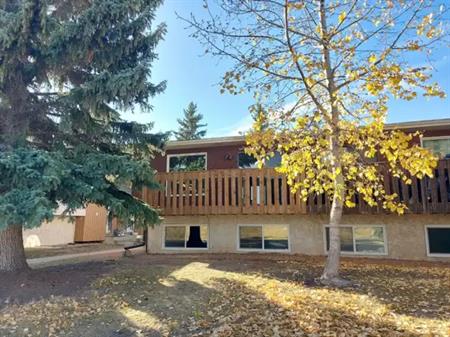 3 Bedroom 1.5 Bathroom Unit in Oriole Park | 42 Onaway Avenue, Red Deer