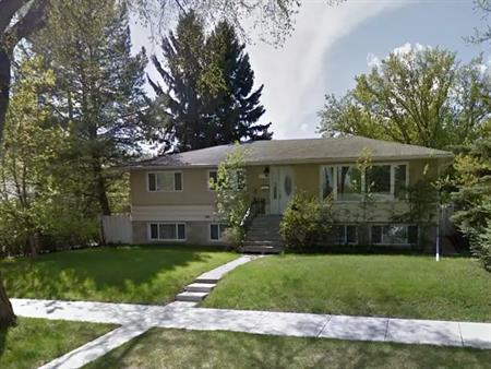 BRIGHT, CLEAN, WHOLE HOME w/ BASEMENT SUITE - $2800 | Edmonton