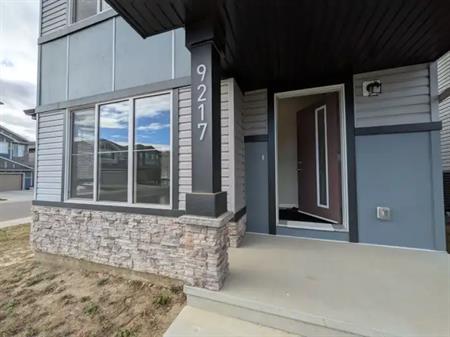Pet friendly, 3 bed 2½ bath, Single Family Home in Heritage Valley | 9217 Cooper Crescent Southwest, Edmonton