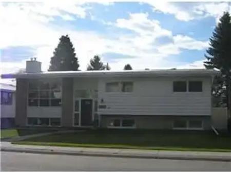 6 Bedroom house available in University Heights!!! | 3319 Underhill Drive Northwest, Calgary