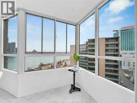 75 RIVERSIDE DRIVE East Unit# 1407 | 75 RIVERSIDE DRIVE East Unit# 1407, Windsor