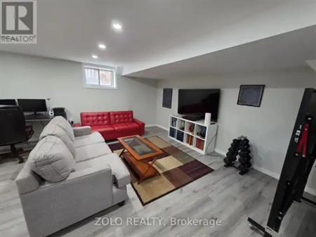 7 THORNAPPLE LANE | 7 THORNAPPLE LANE, Richmond Hill