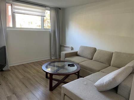 3 1/2 pcs Vieux Longueuil, Frais peint