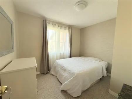 A beautiful, Cozy 3.5 bedrooms townhouse in a quiet residence close to LRT | Edmonton