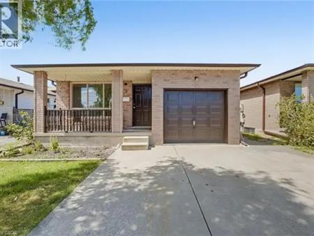3 ENVOY Boulevard | 3 ENVOY Boulevard, Stoney Creek