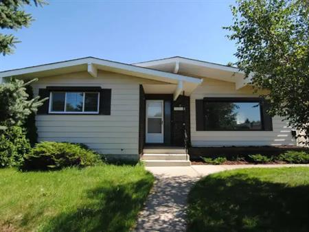 5023 84 Street Northwest, Edmonton, Alberta, Canada, T5E 5X3 | 15023 84 Street Northwest, Edmonton