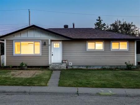 Newly renovated 3-Bedroom Upstairs Rental in a Prime Location! | 13 Foxwell Road Southeast, Calgary