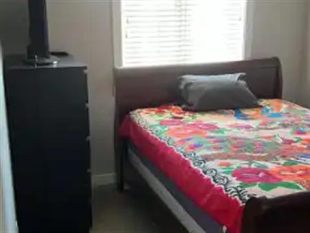 Rooms for Rent in Townhouse | Calgary