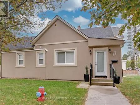 2 - 519 ELIZABETH STREET | 2 - 519 ELIZABETH STREET, Burlington