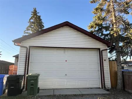 Oversized double garage for Rent | 2620 11 Avenue Southeast, Calgary