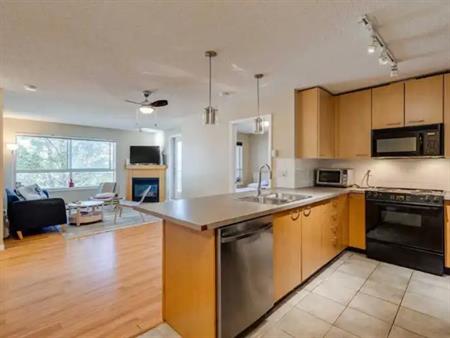 Bright furnished upper floor apartment across from MRU | 329 - 22 Richard Place SW, Calgary