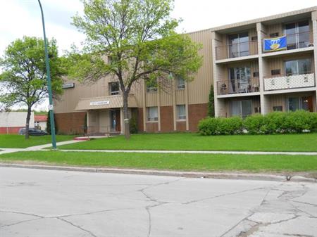 1075 Andrews Street | 1075 Andrews St, Winnipeg