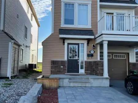916 FAMEFLOWER STREET | 916 FAMEFLOWER STREET, Ottawa