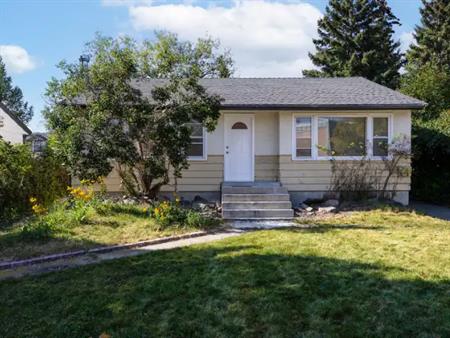 Close to University / Near Banff trail  — Great Location! | 2839 23A Street Northwest, Calgary