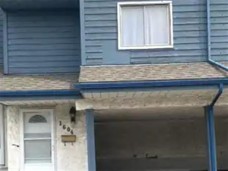 Cozy 3-bedroom townhouse in Marlborough | 1604 - 919 38 Street Northeast, Calgary