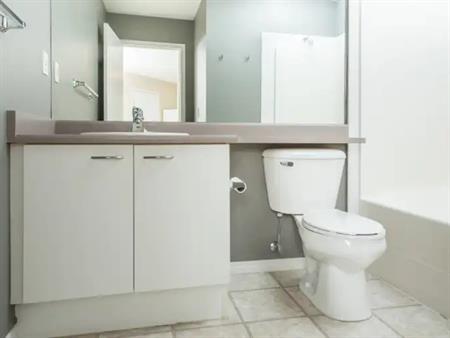 Holyrood Boulevard | 9383 85 Street, Edmonton