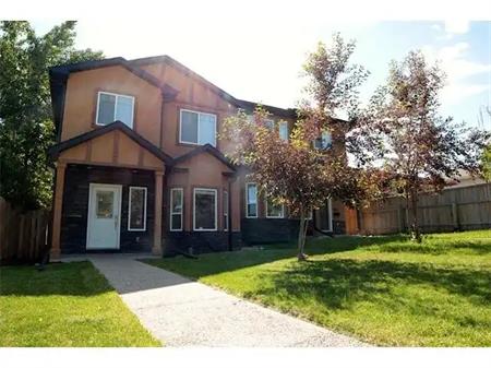 Contemporary Infill Duplex - 5 min walk to CTrain and lots of other amenities | 1 - 1610 42 Street Southwest, Calgary