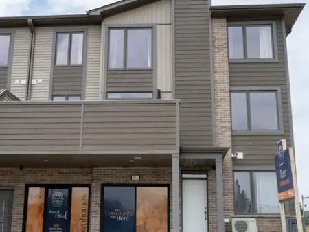 Asher Village Townhomes | 460 Asher Crescent, London