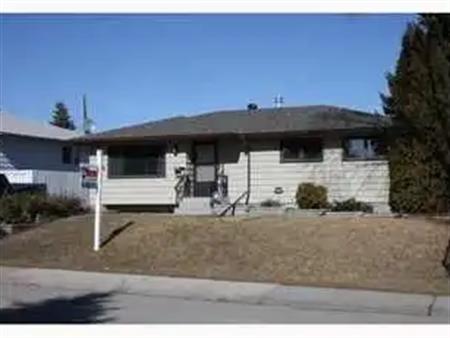 Room for Rent Haysboro Home | 8 Hogarth Crescent, Calgary