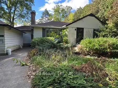 398 CHRISTINA DRIVE | 398 CHRISTINA DRIVE, Oakville