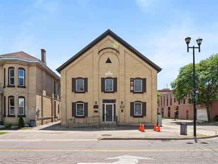 35 Wellington Street - *SPECIAL PROMOTION: One Month Free Rent! | 35 Wellington St, Brantford